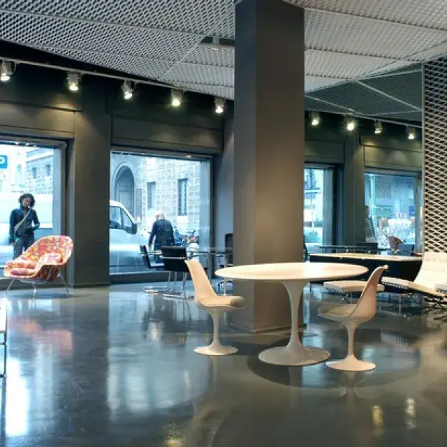 Showroom Knoll